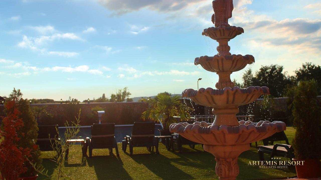 Artemis Resort Wellness Hotel Štúrovo 외부 사진
